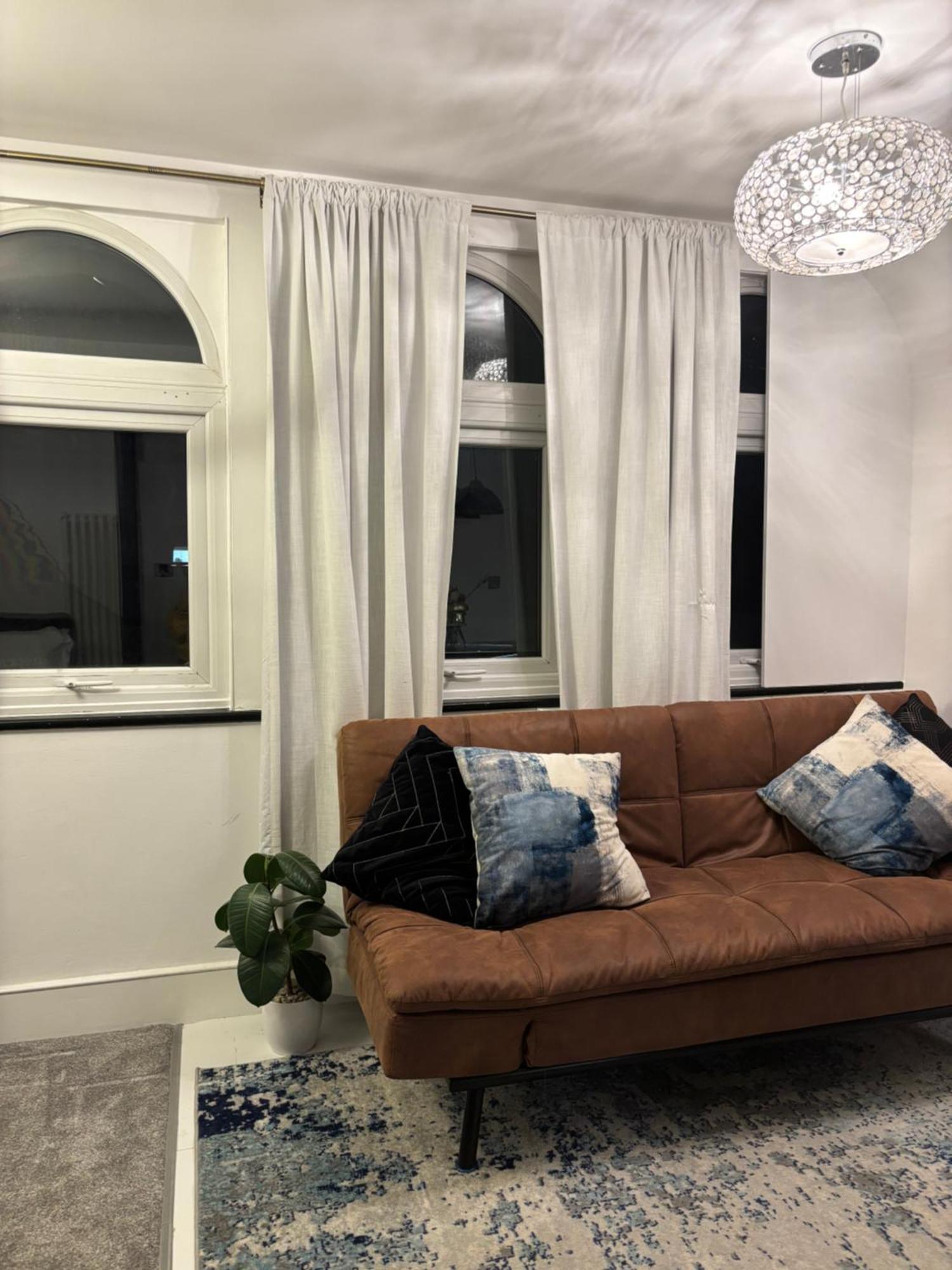Newly Renovated Modern Studio Apartment In West Kensington Londres Exterior foto